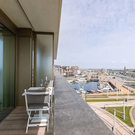 With Lateral Sea View And Harbor View Apartment
