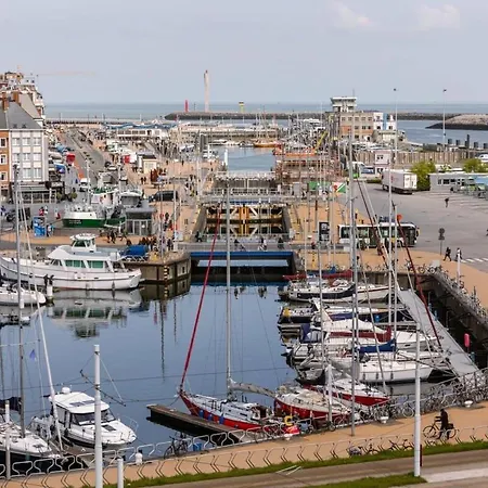 Apartment With Lateral Sea View And Harbor View *